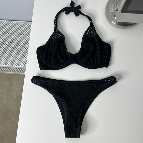 Freya Urban Halter Bikini Top in Color Black Night Women's size 32E (32DDD) - Picture 6 of 7